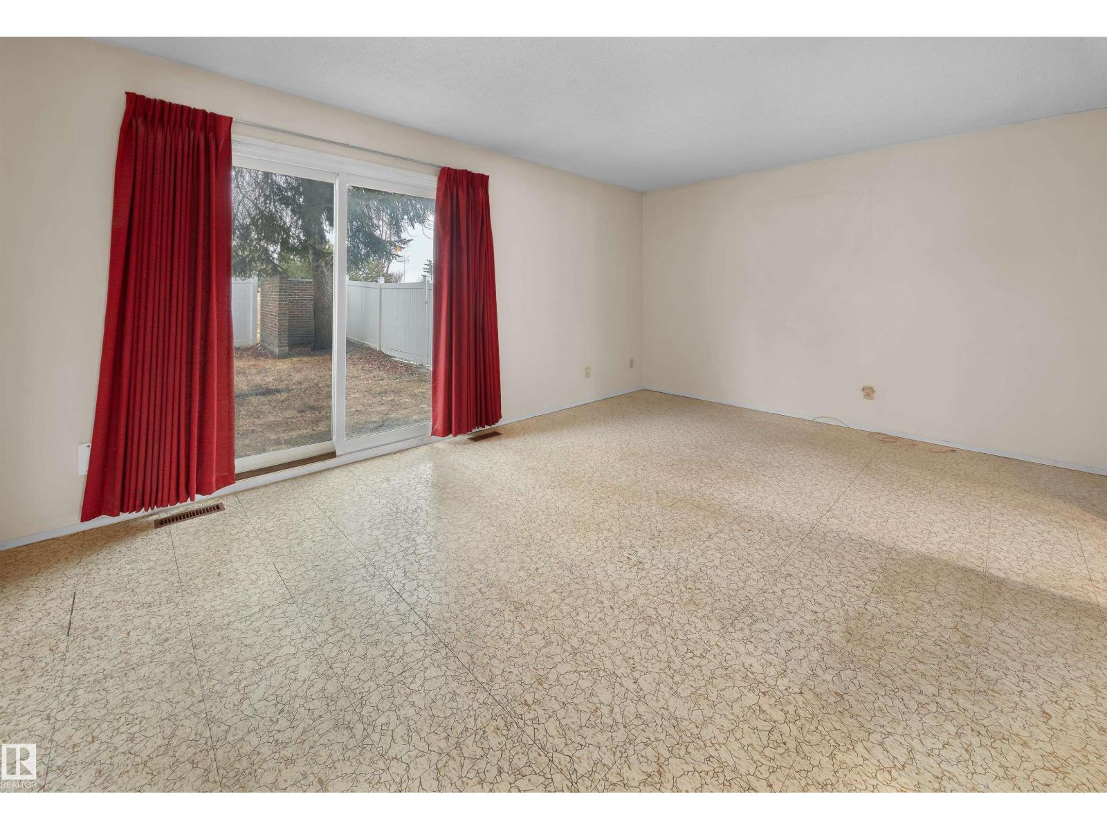 21 Lakewood Vg Nw, Edmonton, Alberta  T6K 2B3 - Photo 4 - E4478840