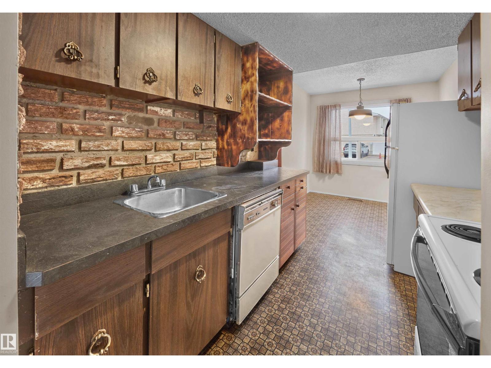 21 Lakewood Vg Nw, Edmonton, Alberta  T6K 2B3 - Photo 7 - E4478840