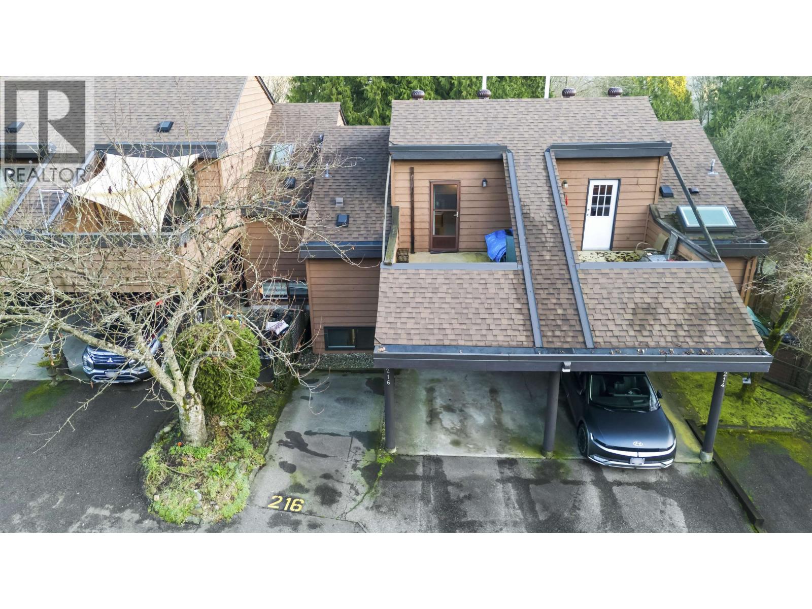 216 Cambridge Way, Port Moody, British Columbia  V3H 3W7 - Photo 2 - R3092950