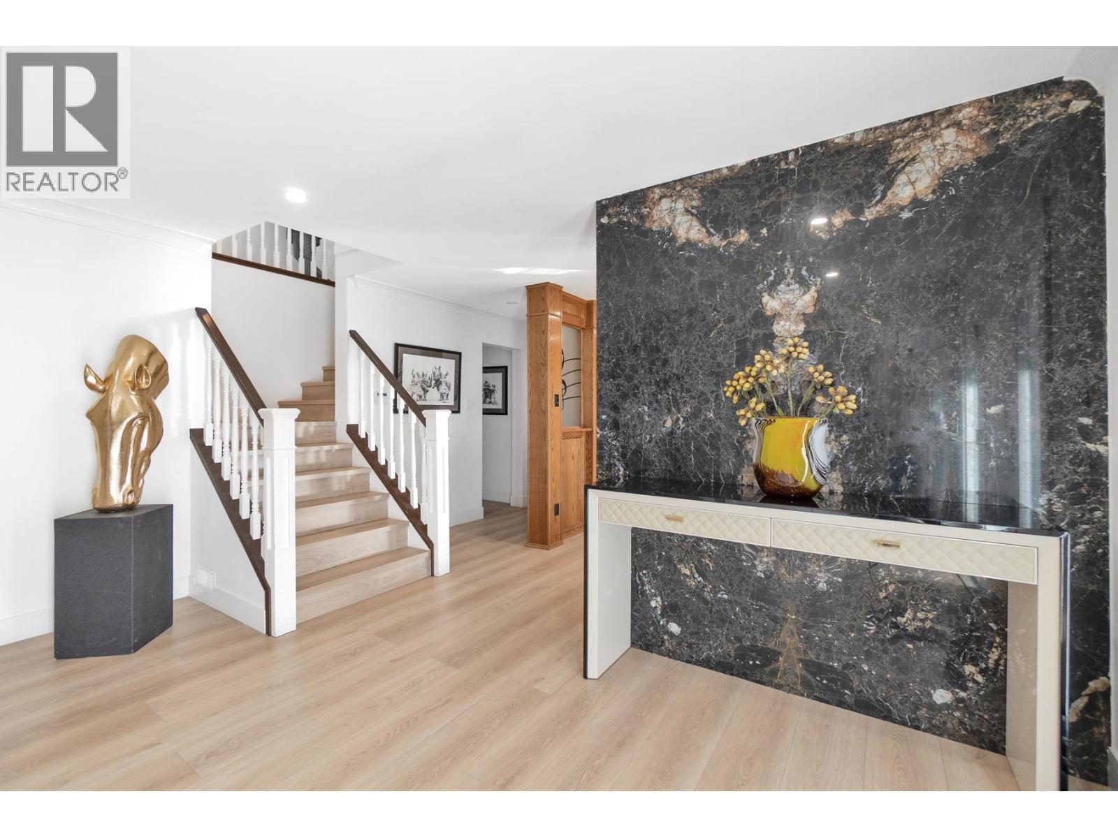 284 Montroyal Boulevard, North Vancouver, British Columbia  V7N 4E5 - Photo 10 - R3091175