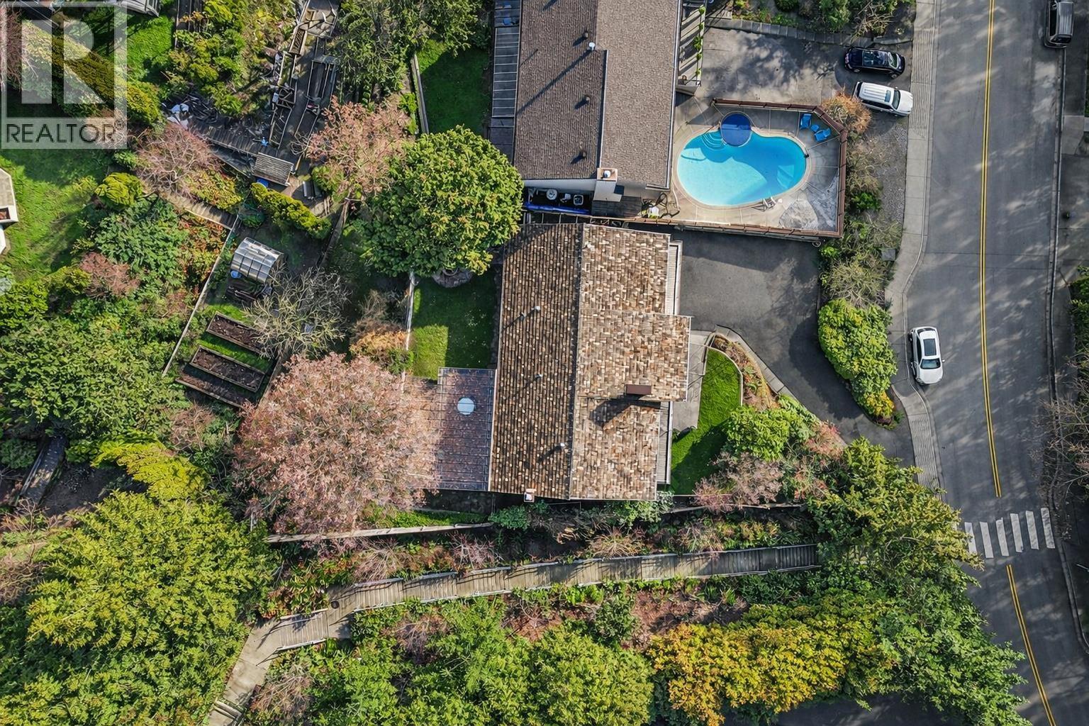 284 Montroyal Boulevard, North Vancouver, British Columbia  V7N 4E5 - Photo 39 - R3091175