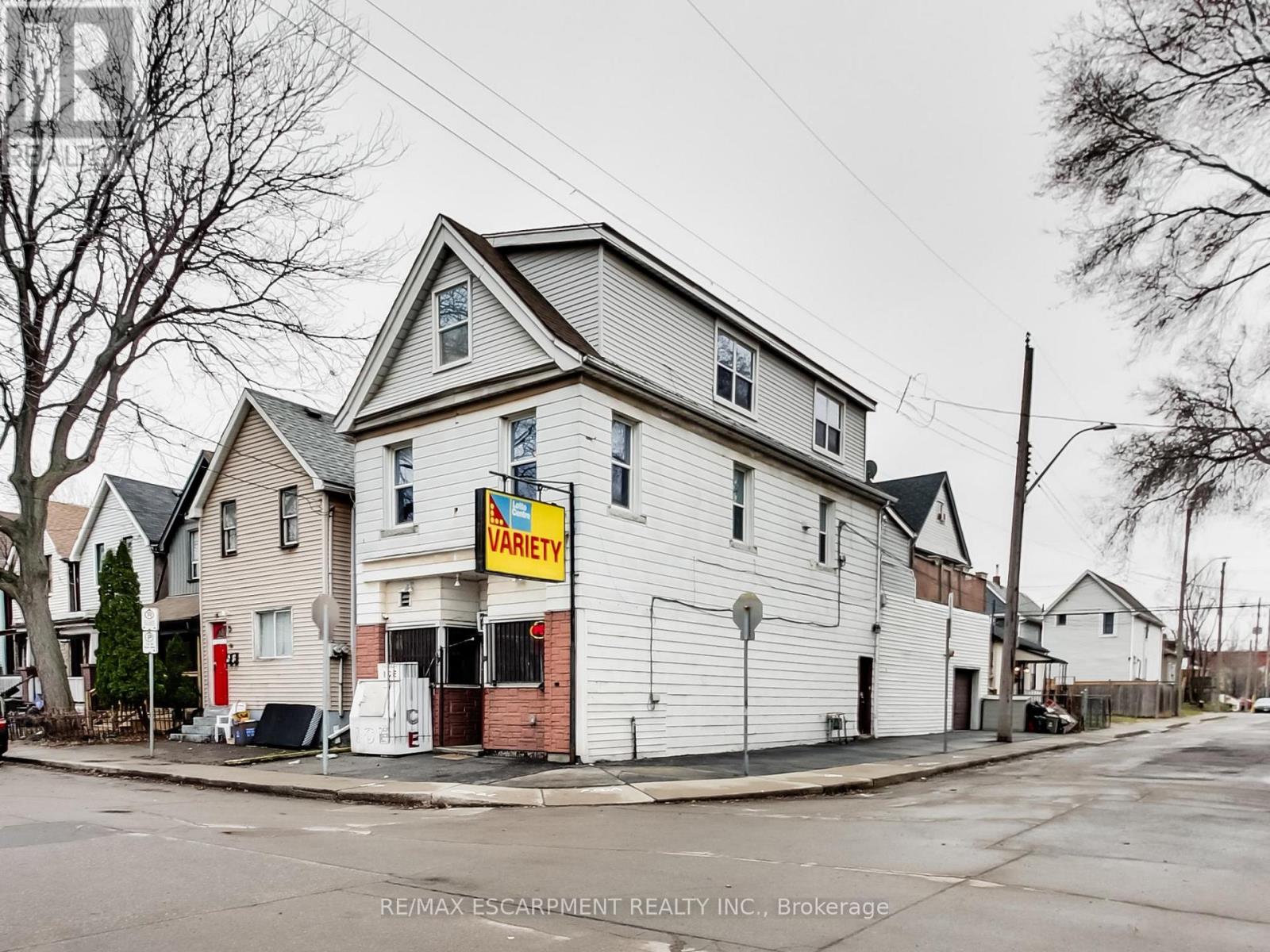 44 Francis Street, Hamilton (Industrial Sector), Ontario  L8L 3V3 - Photo 2 - X12916160