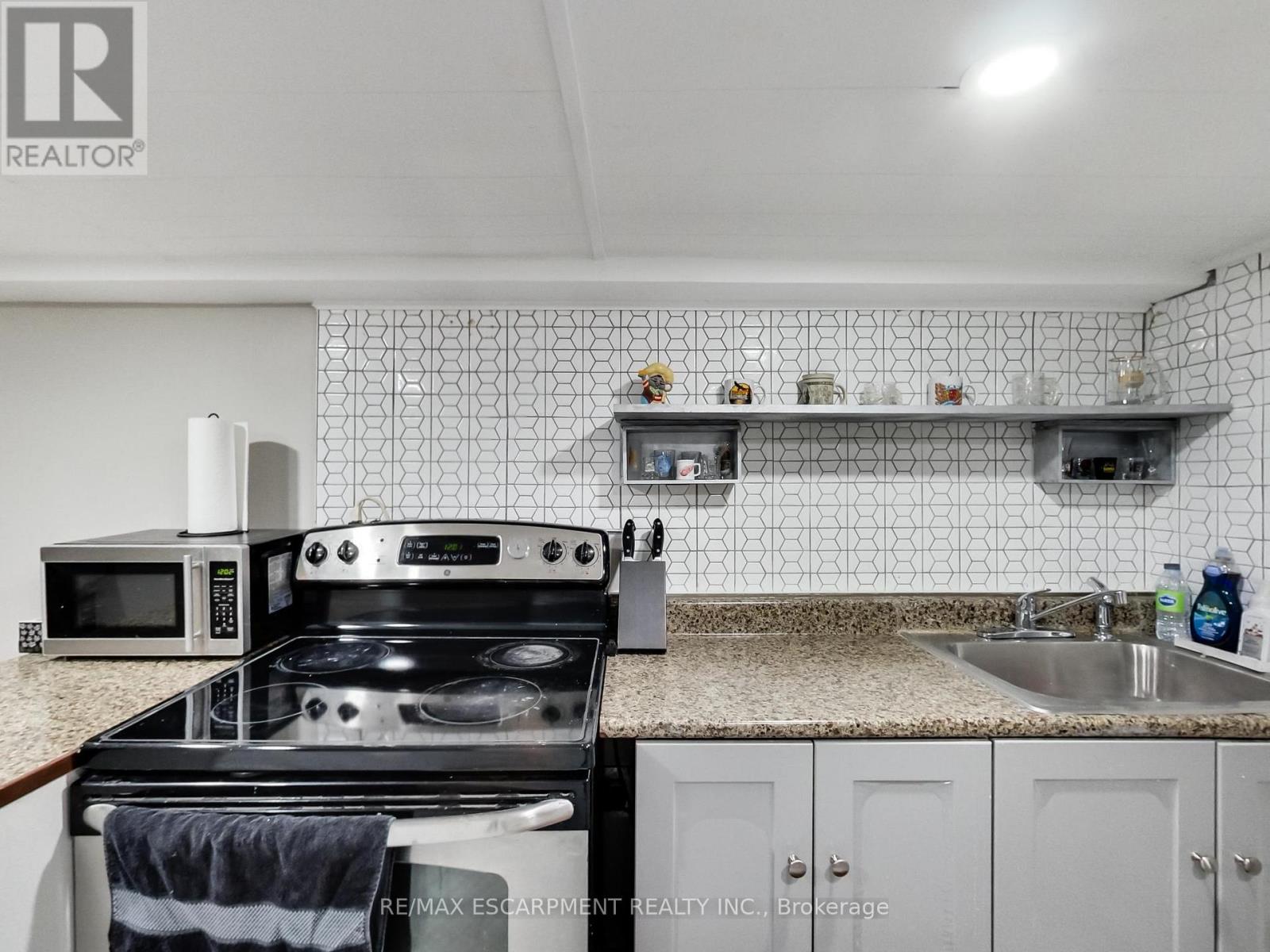 44 Francis Street, Hamilton (Industrial Sector), Ontario  L8L 3V3 - Photo 23 - X12916160