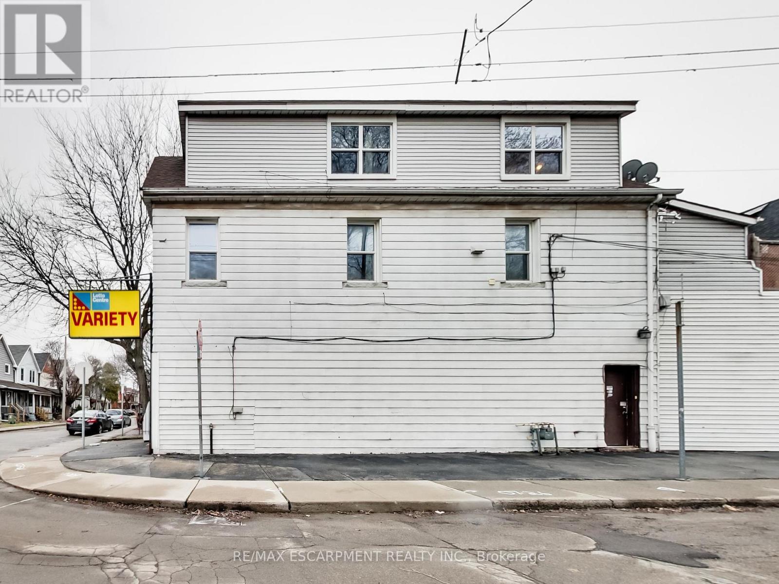 44 Francis Street, Hamilton (Industrial Sector), Ontario  L8L 3V3 - Photo 3 - X12916160