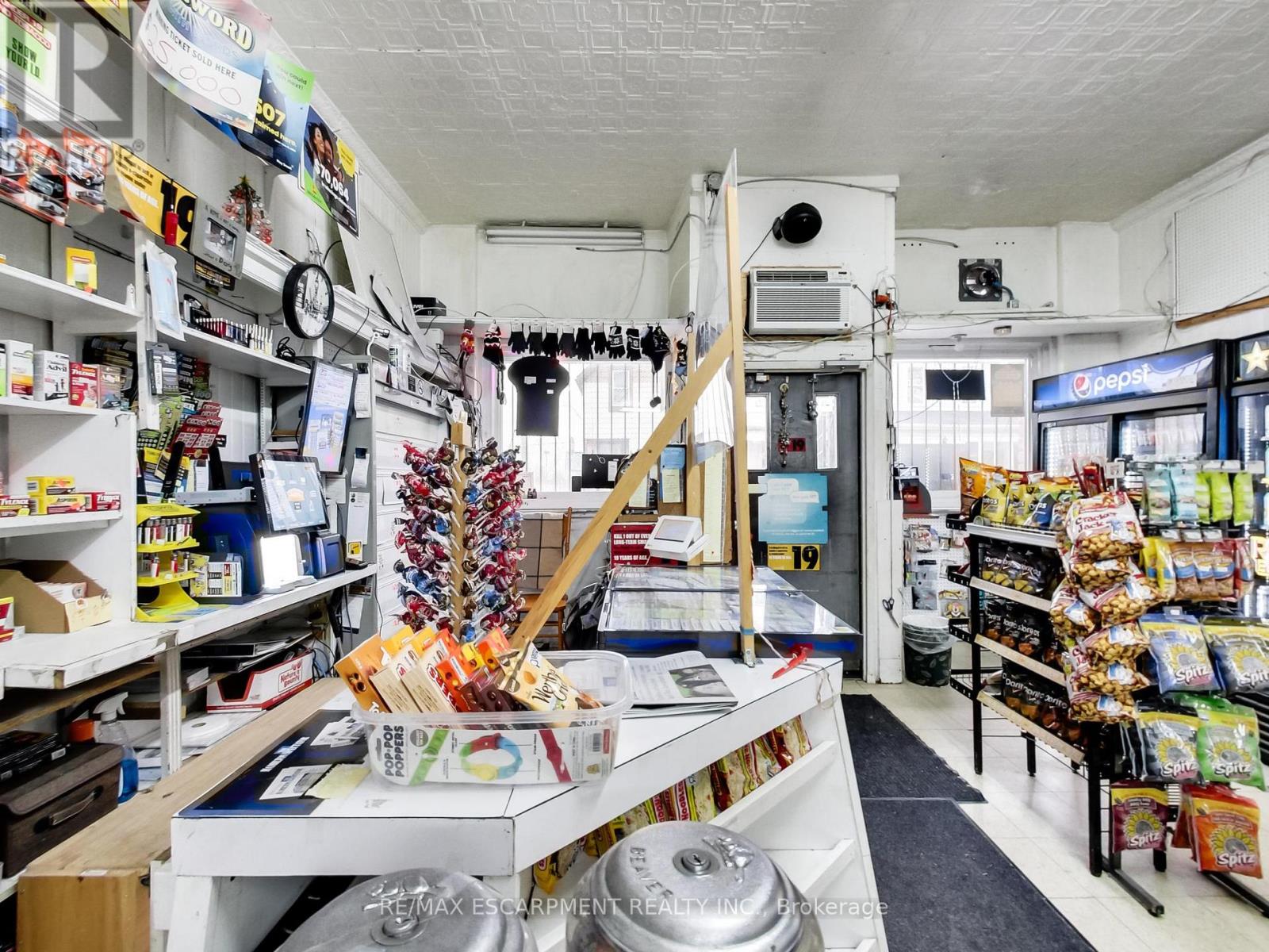 44 Francis Street, Hamilton (Industrial Sector), Ontario  L8L 3V3 - Photo 8 - X12916160