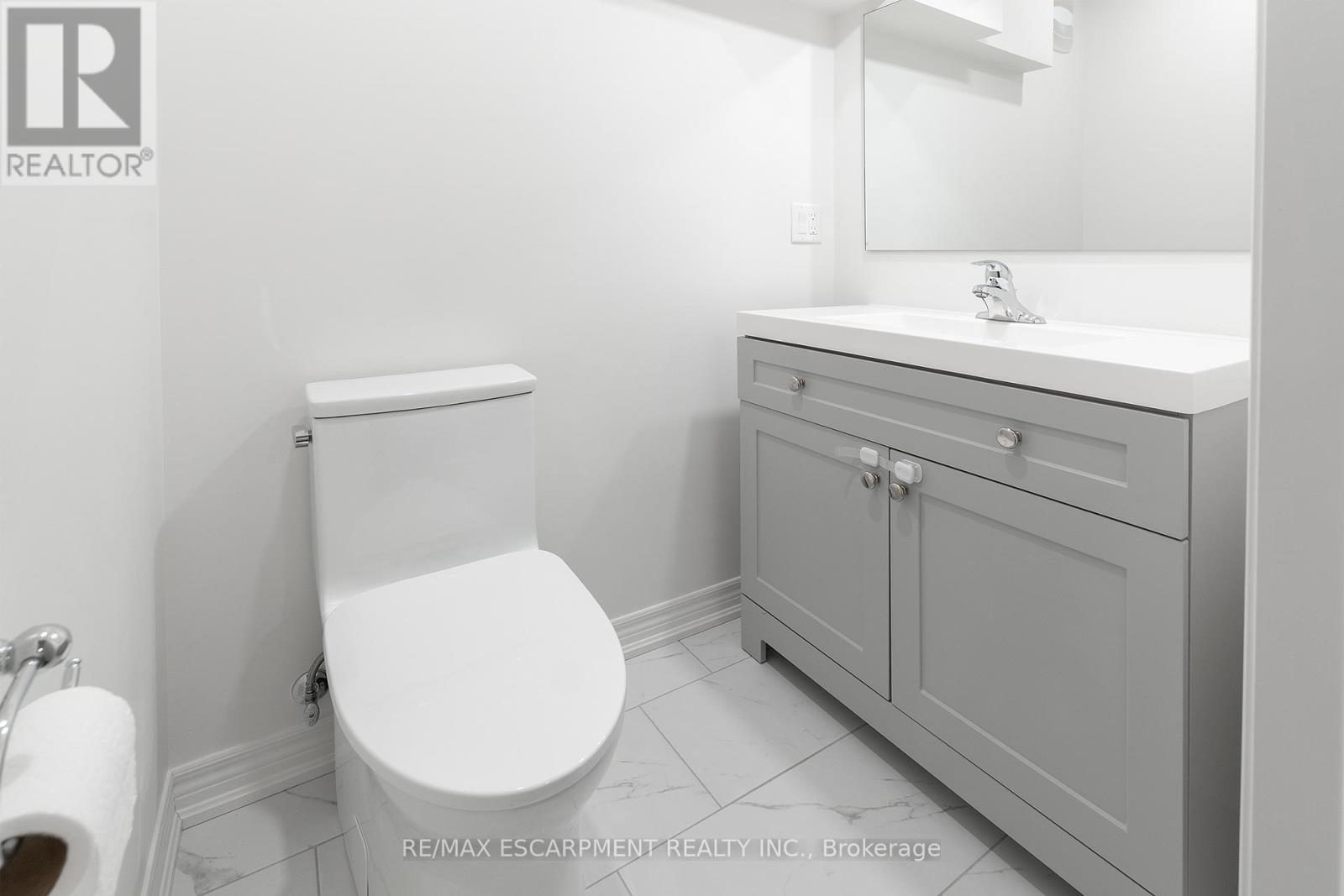 Lower - 22 Whithorn Crescent, Haldimand, Ontario  N3W 0E5 - Photo 15 - X12916184