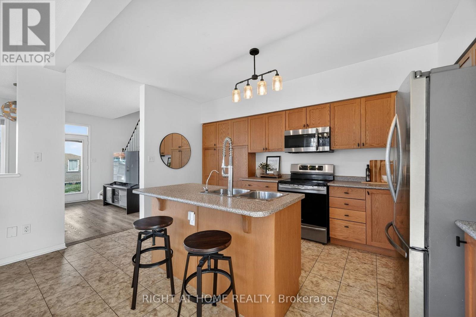 12 - 1070 Glenbourne Drive, Oshawa, Ontario  L1K 0L1 - Photo 13 - E12916276