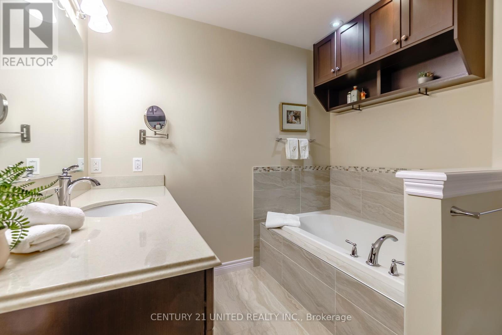 122 - 301 Carnegie Avenue, Peterborough, Ontario  K9L 0E9 - Photo 14 - X12916388