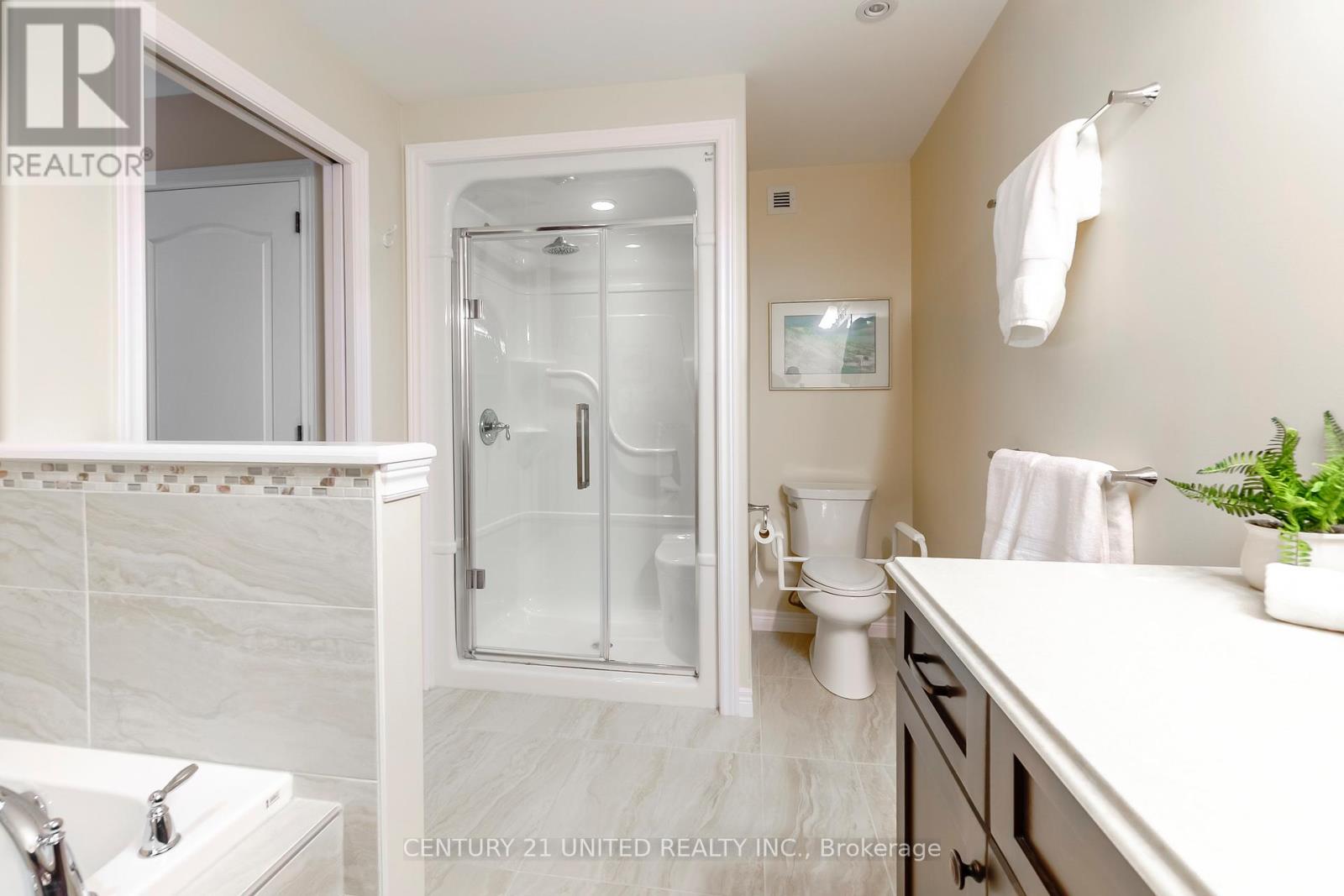 122 - 301 Carnegie Avenue, Peterborough, Ontario  K9L 0E9 - Photo 15 - X12916388