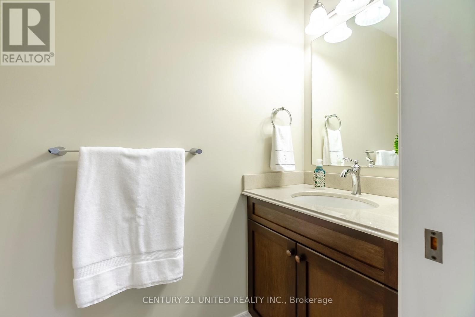 122 - 301 Carnegie Avenue, Peterborough, Ontario  K9L 0E9 - Photo 17 - X12916388