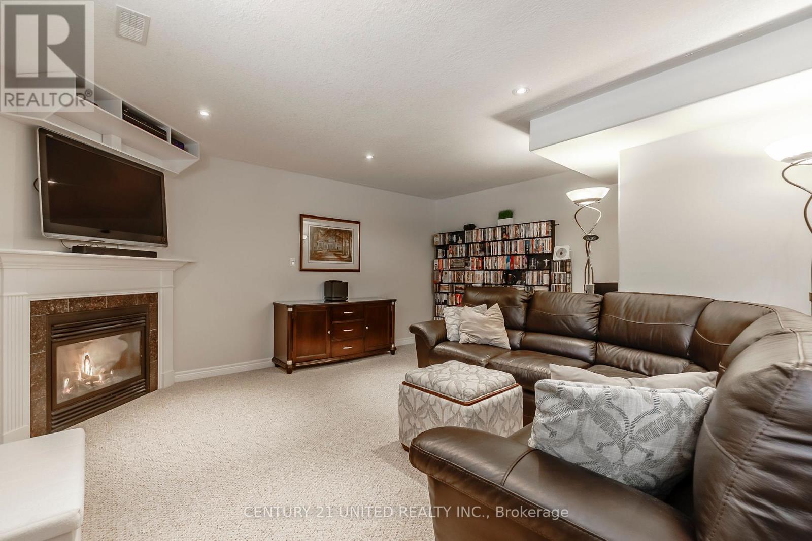 122 - 301 Carnegie Avenue, Peterborough, Ontario  K9L 0E9 - Photo 19 - X12916388