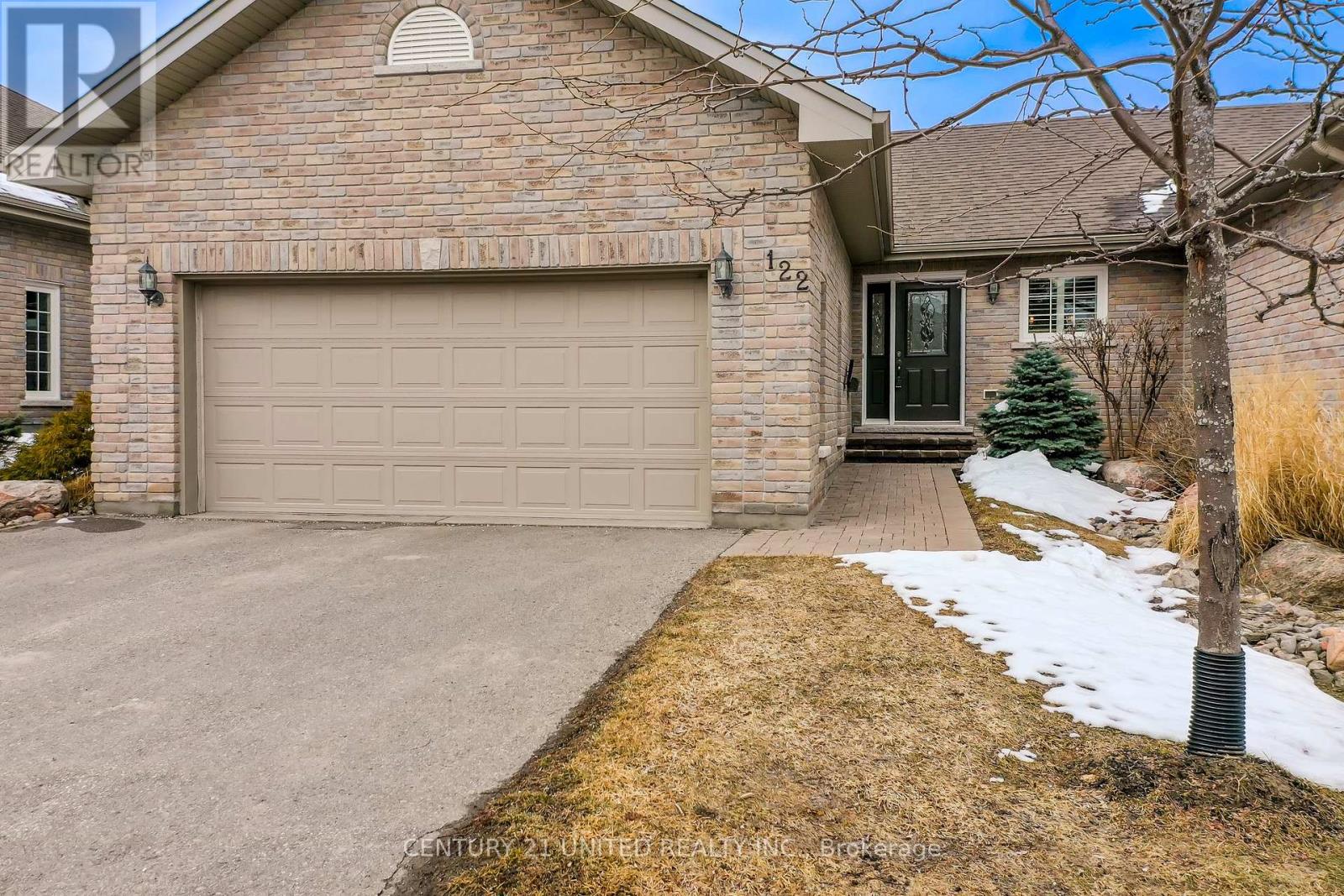 122 - 301 Carnegie Avenue, Peterborough, Ontario  K9L 0E9 - Photo 2 - X12916388