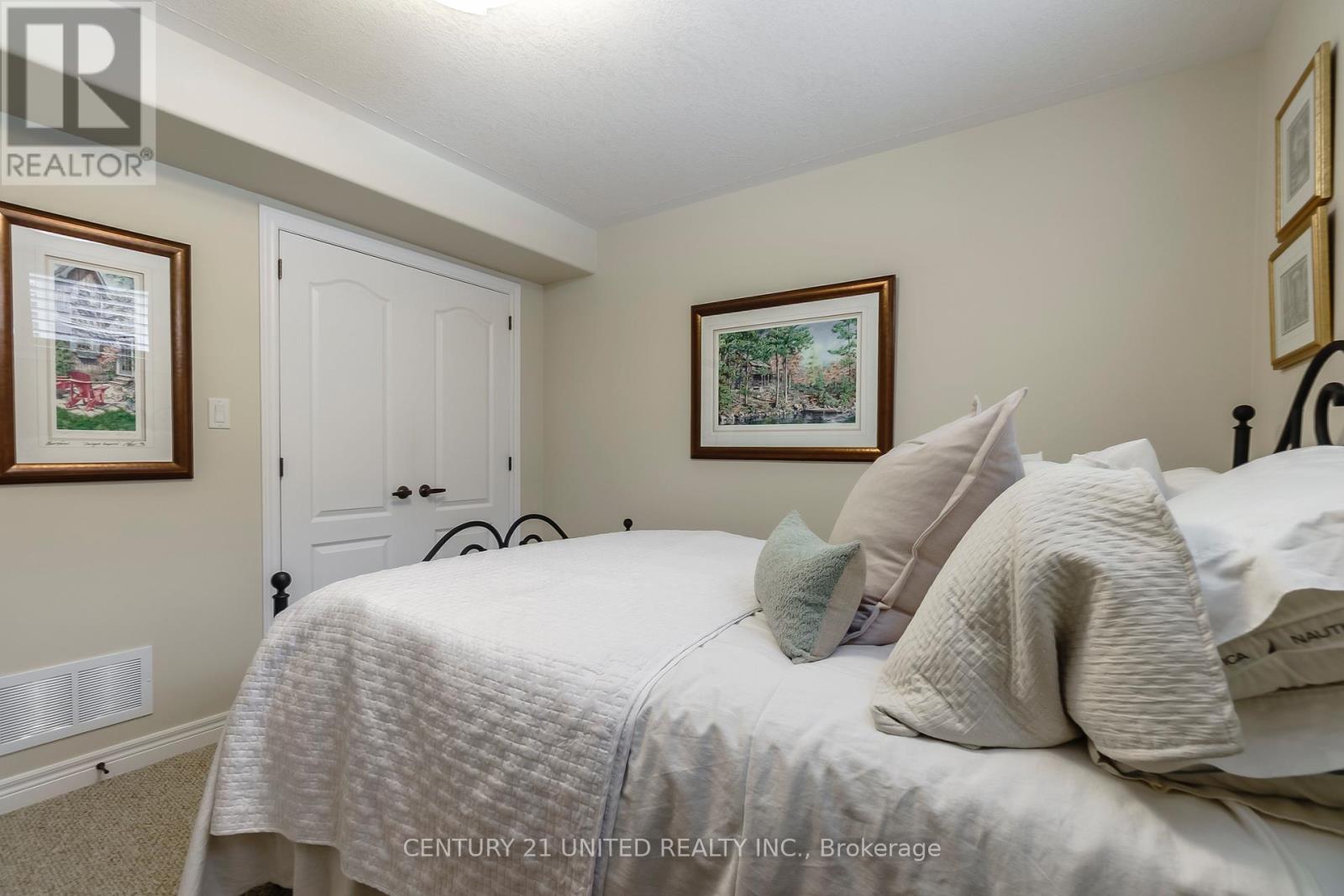 122 - 301 Carnegie Avenue, Peterborough, Ontario  K9L 0E9 - Photo 23 - X12916388