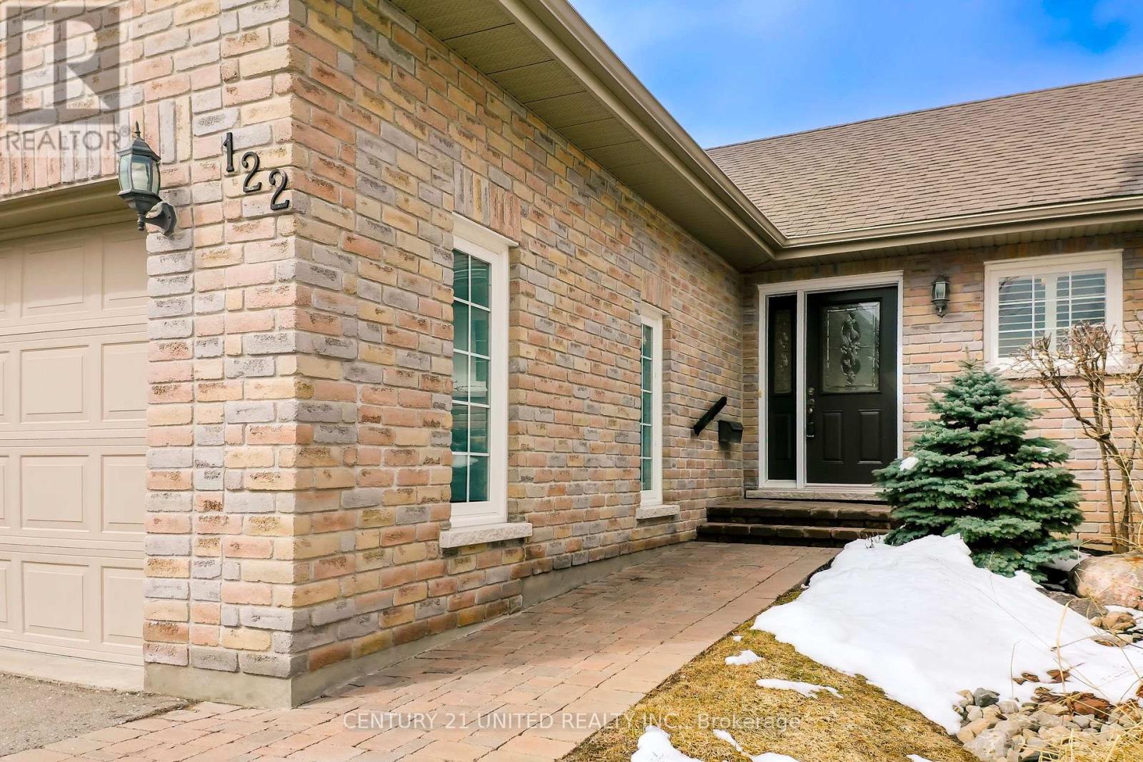 122 - 301 Carnegie Avenue, Peterborough, Ontario  K9L 0E9 - Photo 3 - X12916388