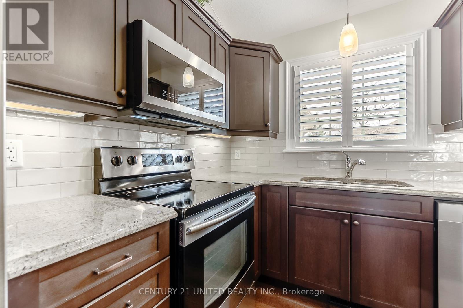 122 - 301 Carnegie Avenue, Peterborough, Ontario  K9L 0E9 - Photo 6 - X12916388