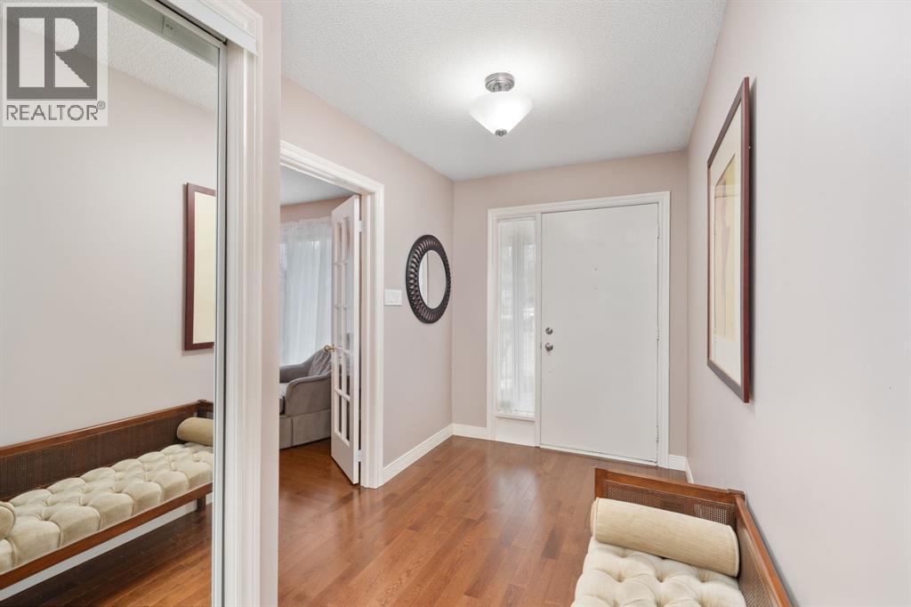 912 Varsity Crescent, Sarnia, Ontario  N7S 4W2 - Photo 2 - 26006119