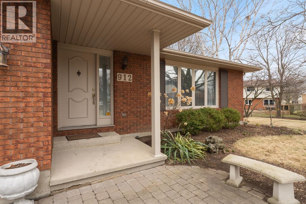 912 Varsity Crescent, Sarnia, Ontario  N7S 4W2 - Photo 29 - 26006119