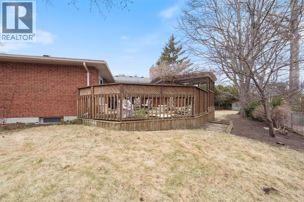 912 Varsity Crescent, Sarnia, Ontario  N7S 4W2 - Photo 32 - 26006119