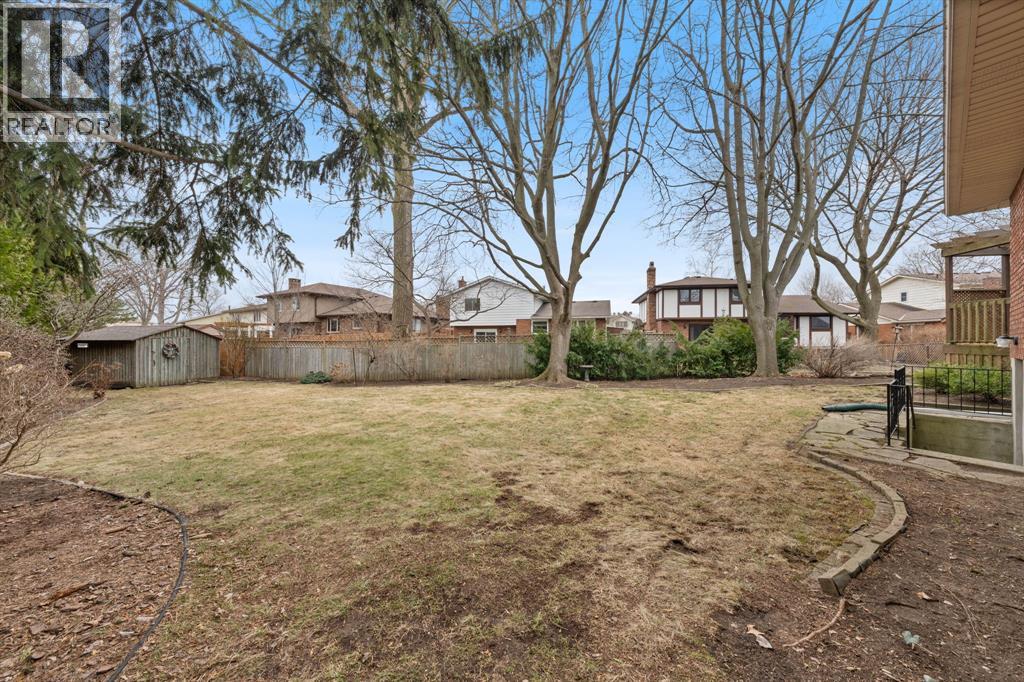 912 Varsity Crescent, Sarnia, Ontario  N7S 4W2 - Photo 35 - 26006119