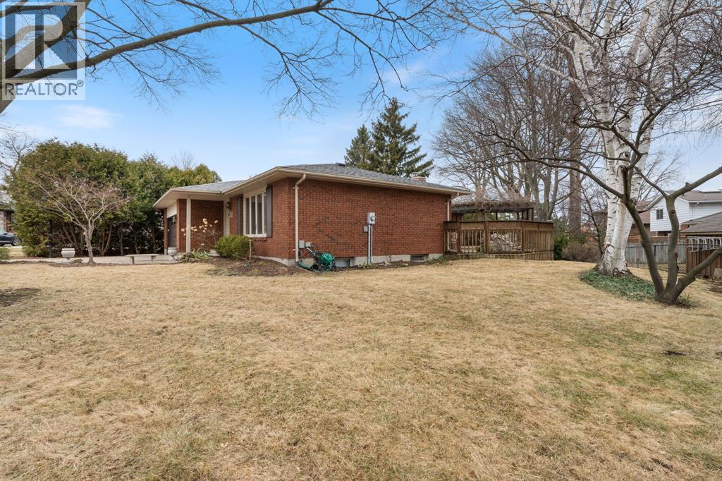 912 Varsity Crescent, Sarnia, Ontario  N7S 4W2 - Photo 31 - 26006119