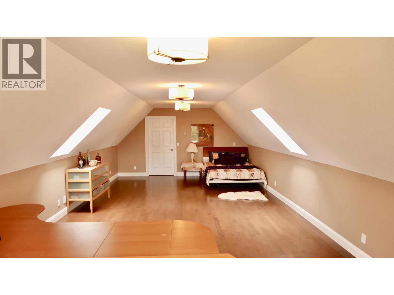 7625 Aubrey Street, Burnaby, British Columbia  V5A 1K6 - Photo 11 - R3102282