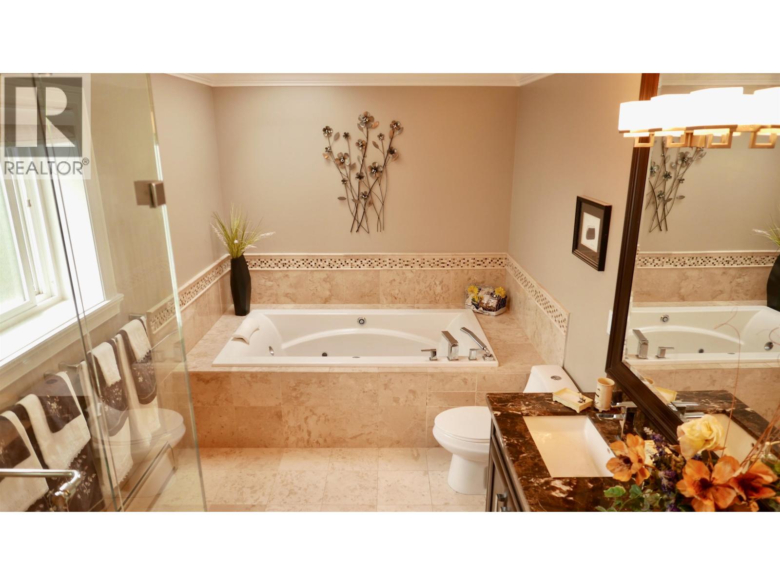 7625 Aubrey Street, Burnaby, British Columbia  V5A 1K6 - Photo 8 - R3102282