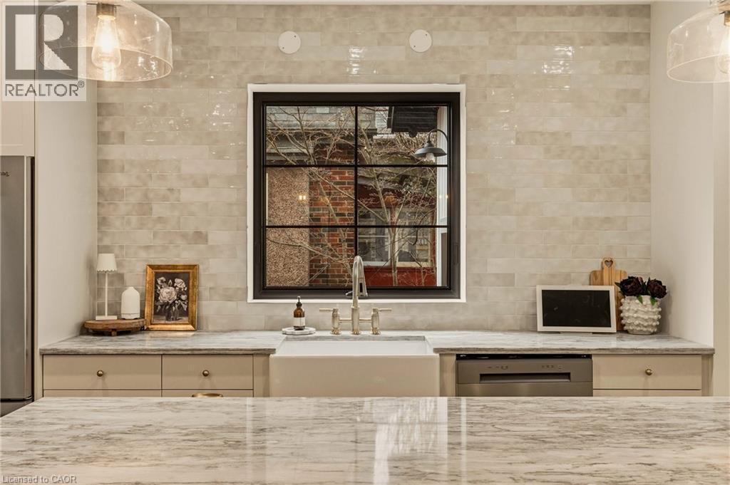 30 Matilda Street N, Dundas, Ontario  L9H 2Z1 - Photo 9 - 40813719