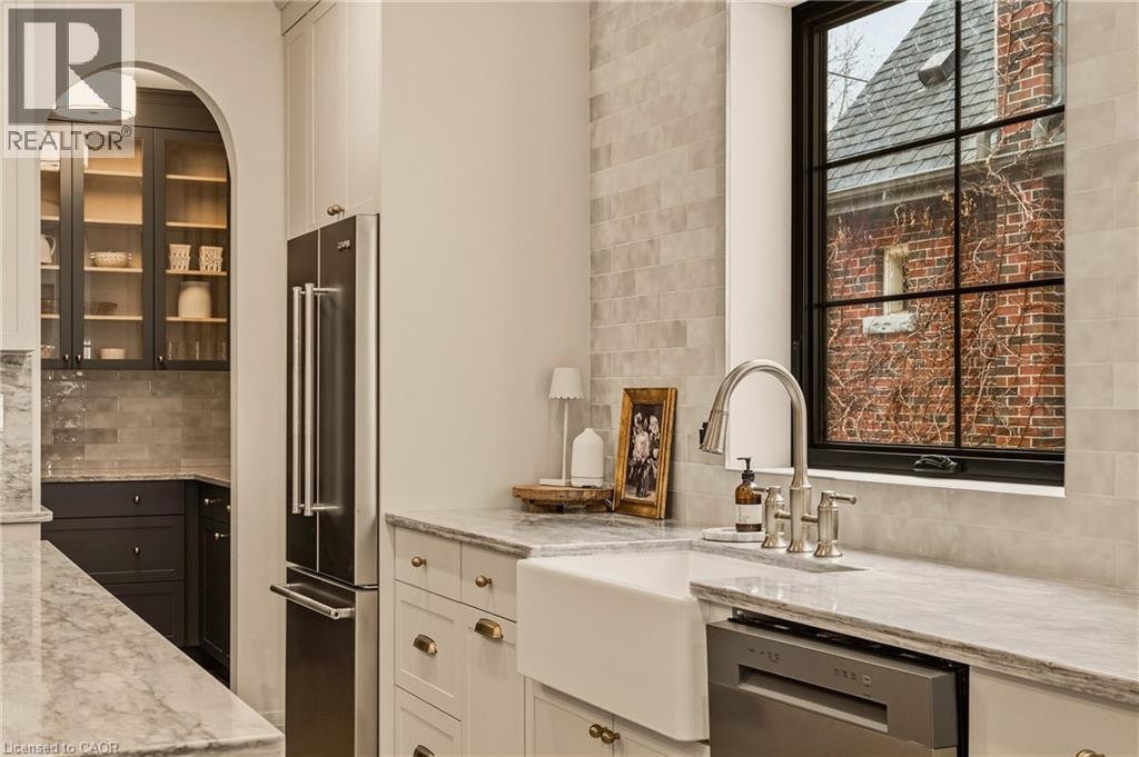 30 Matilda Street N, Dundas, Ontario  L9H 2Z1 - Photo 13 - 40813719