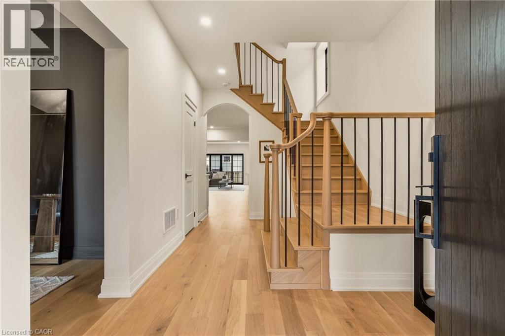 30 Matilda Street N, Dundas, Ontario  L9H 2Z1 - Photo 3 - 40813719