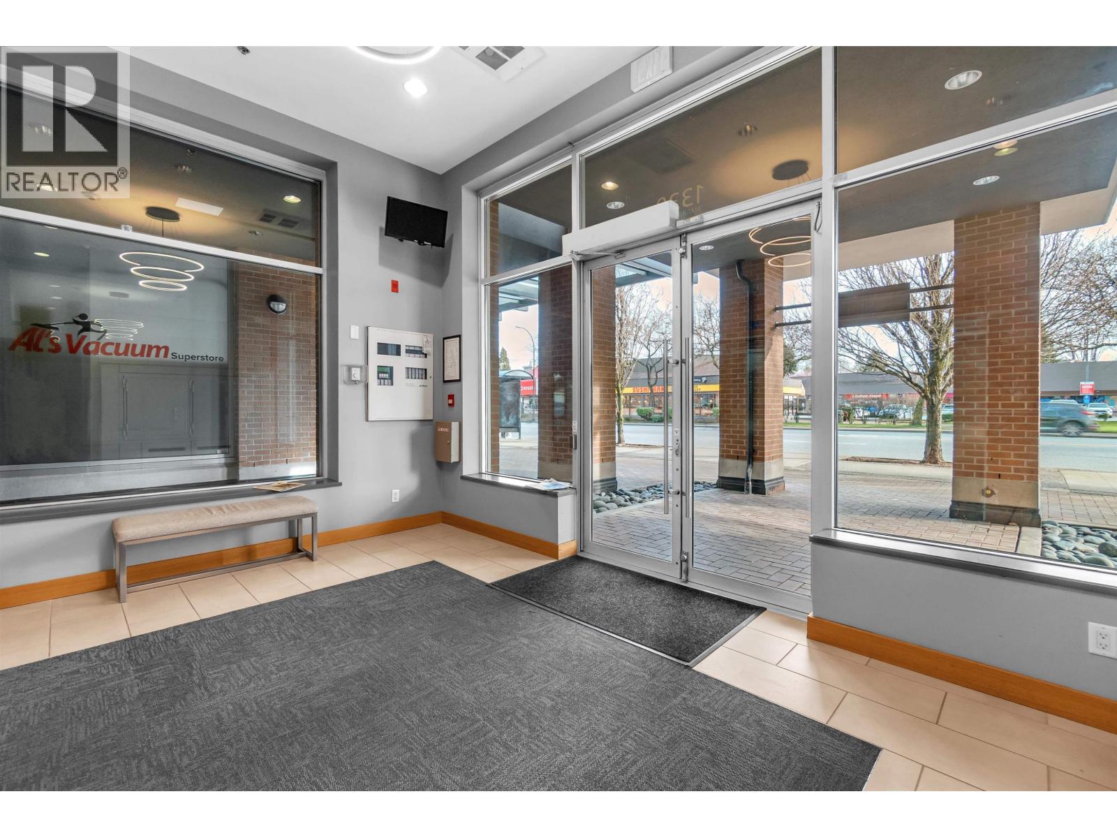 202 1330 Marine Drive, North Vancouver, British Columbia  V7P 1T4 - Photo 33 - R3102940