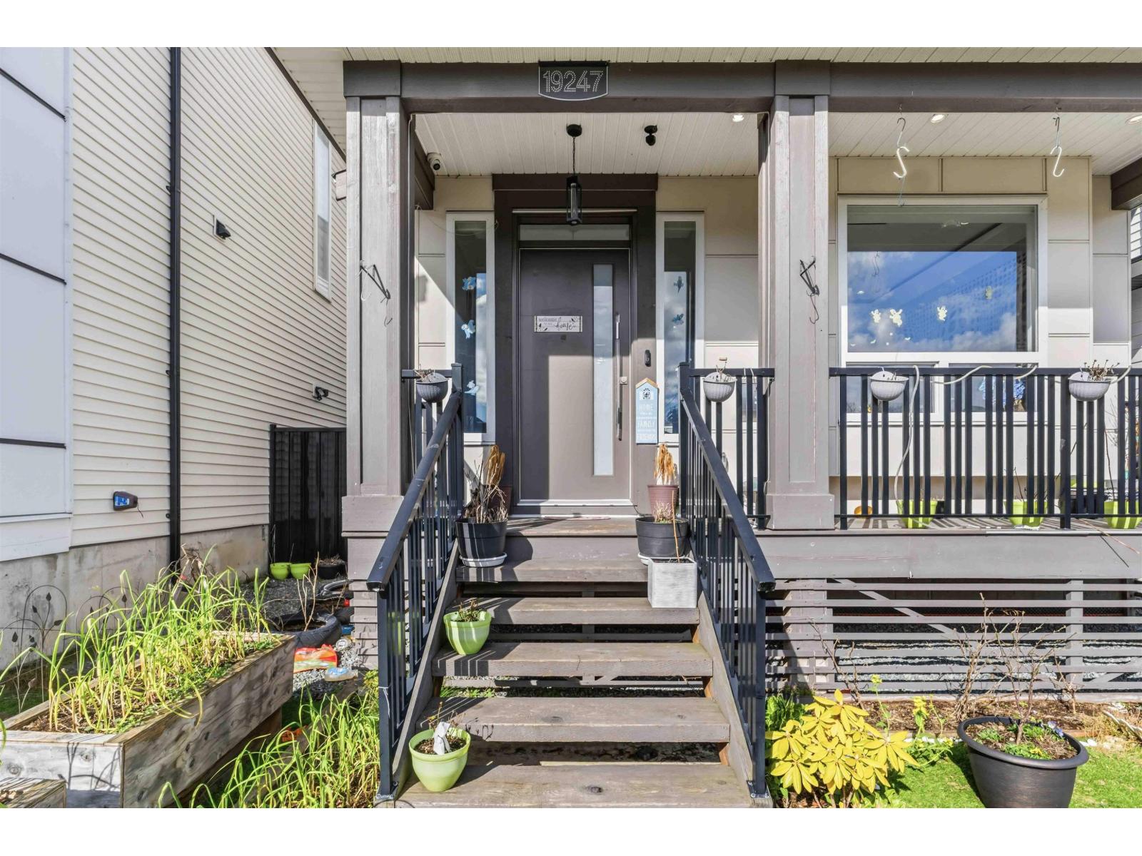 19247 71 Avenue, Surrey, British Columbia  V4N 6V1 - Photo 4 - R3098603