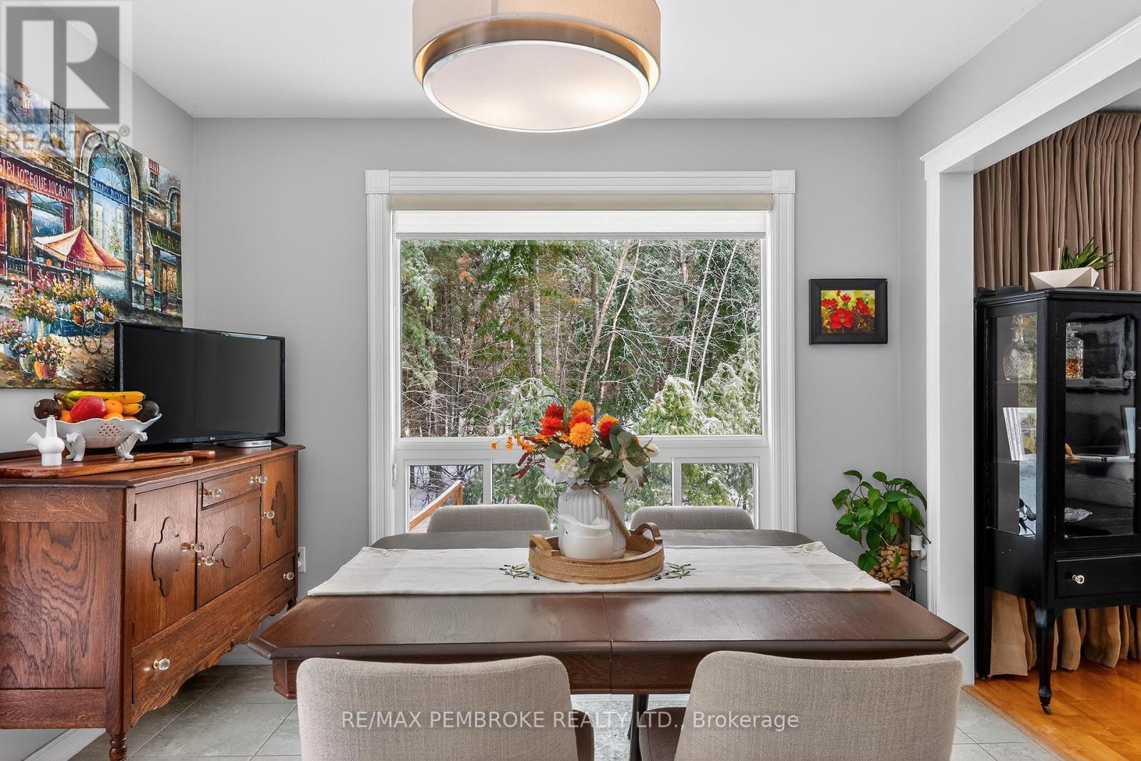 666 Doran Road, Petawawa, Ontario  K8A 6W7 - Photo 17 - X12916334