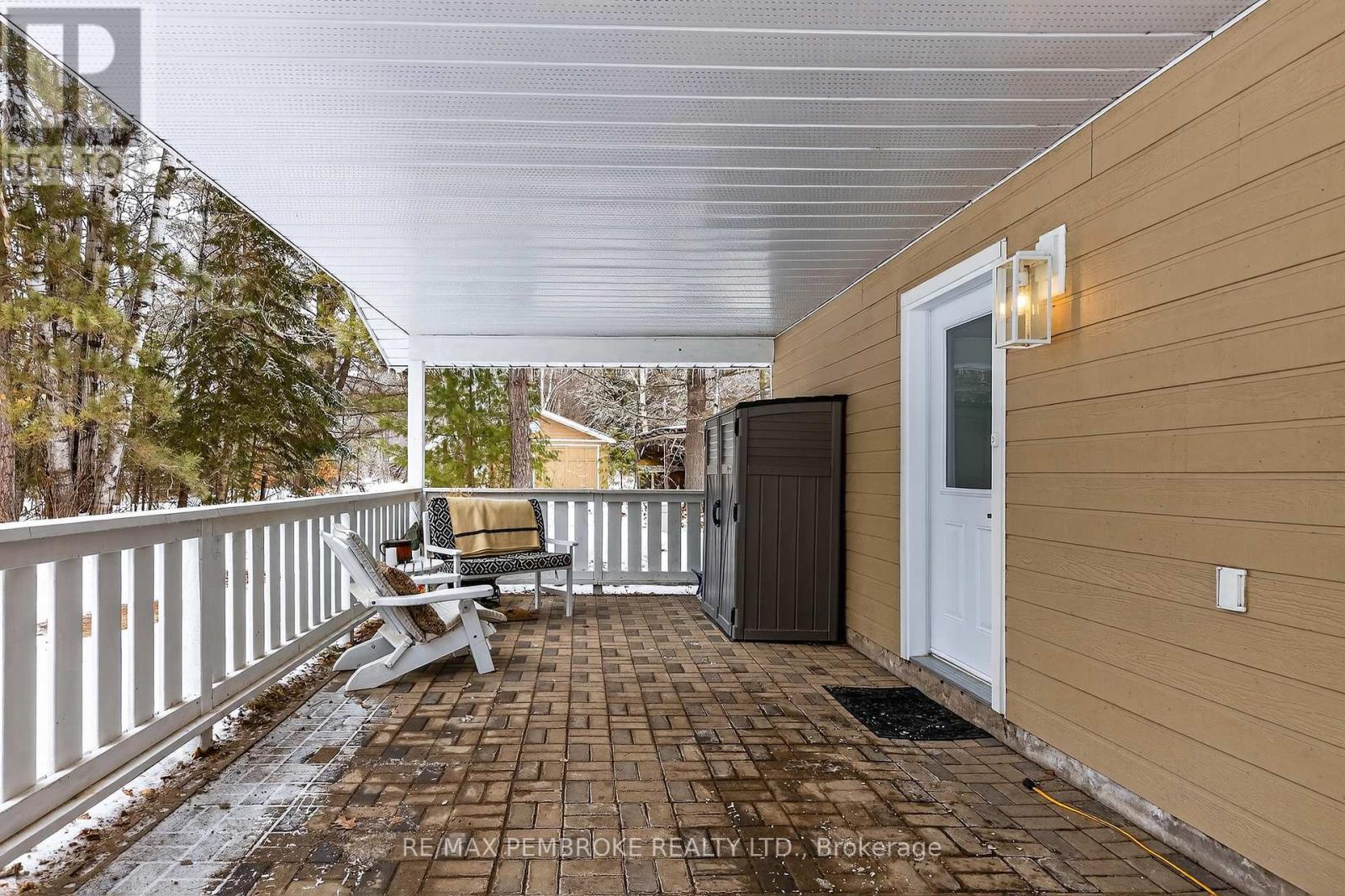 666 Doran Road, Petawawa, Ontario  K8A 6W7 - Photo 2 - X12916334