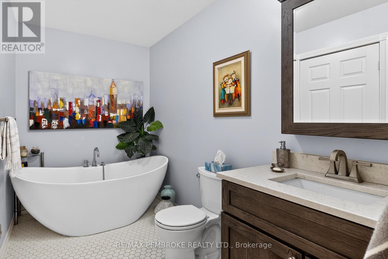 666 Doran Road, Petawawa, Ontario  K8A 6W7 - Photo 28 - X12916334