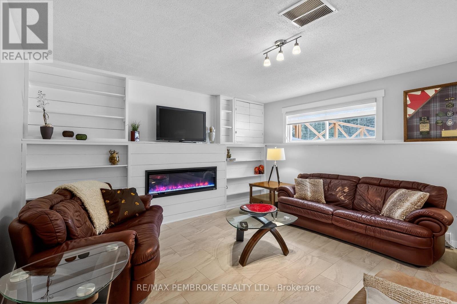 666 Doran Road, Petawawa, Ontario  K8A 6W7 - Photo 35 - X12916334