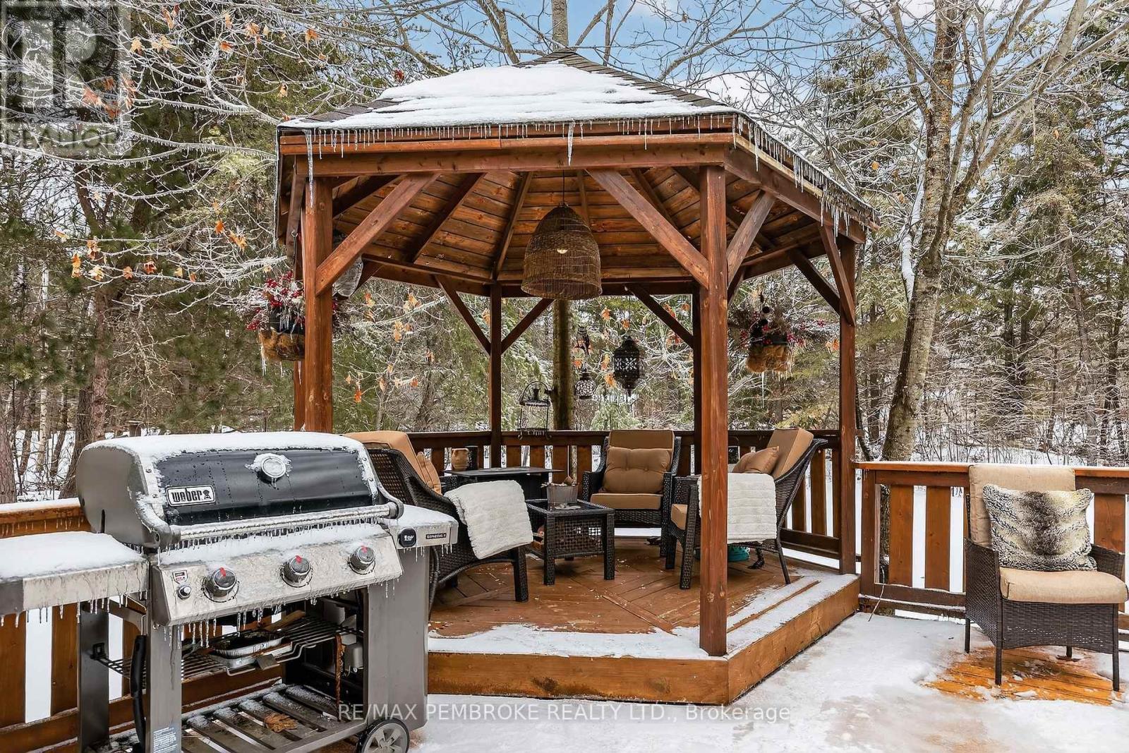 666 Doran Road, Petawawa, Ontario  K8A 6W7 - Photo 41 - X12916334