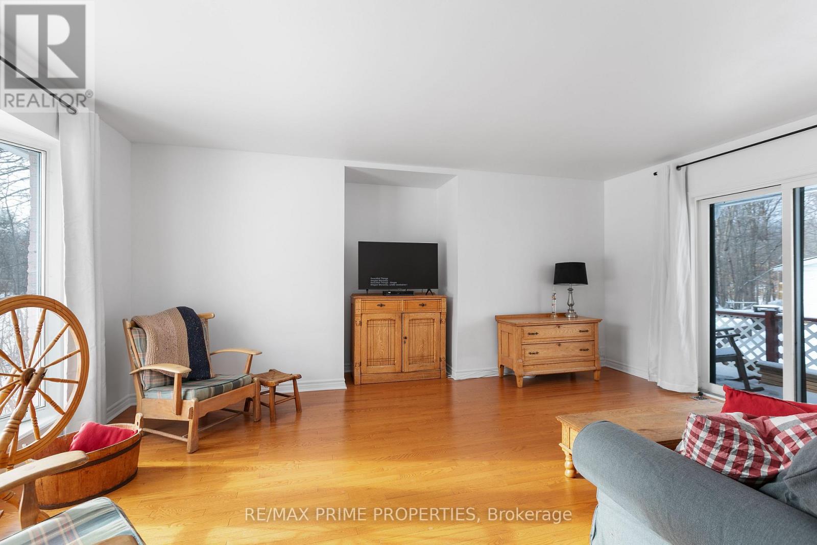 13475 Crump Road, North Dundas, Ontario  K0C 1H0 - Photo 5 - X12916240