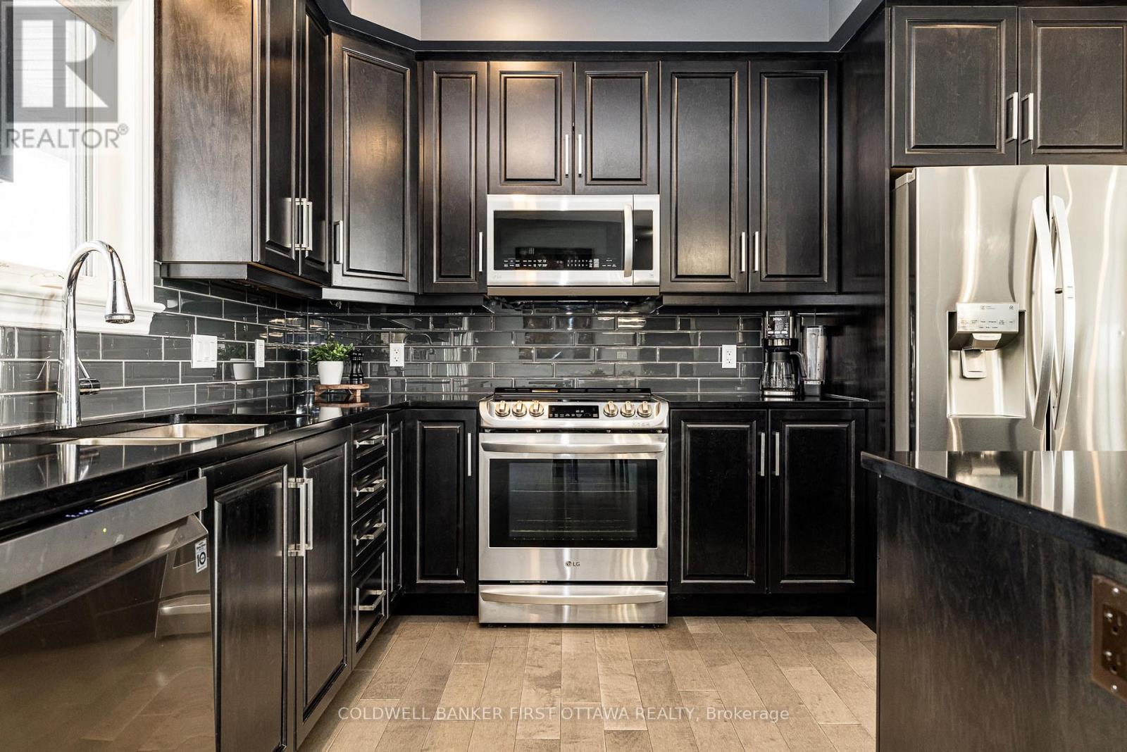 120 Stirling Crescent, North Grenville, Ontario  K0G 1J0 - Photo 12 - X12916266