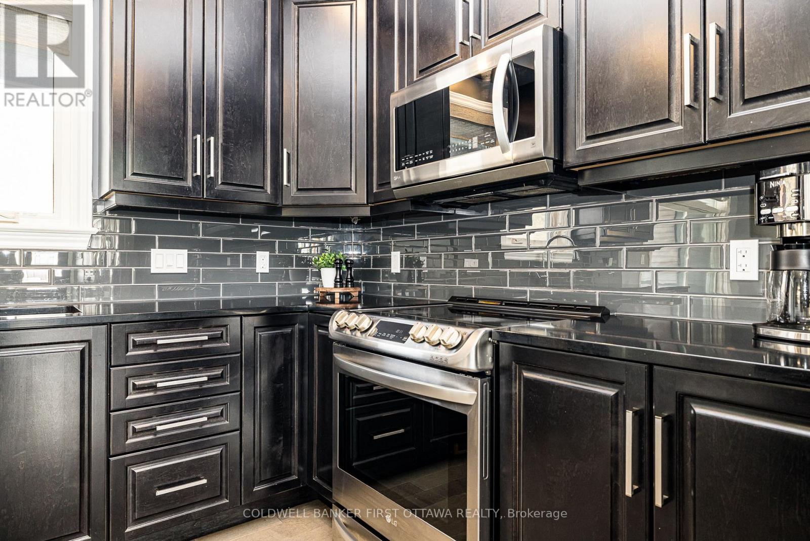 120 Stirling Crescent, North Grenville, Ontario  K0G 1J0 - Photo 15 - X12916266