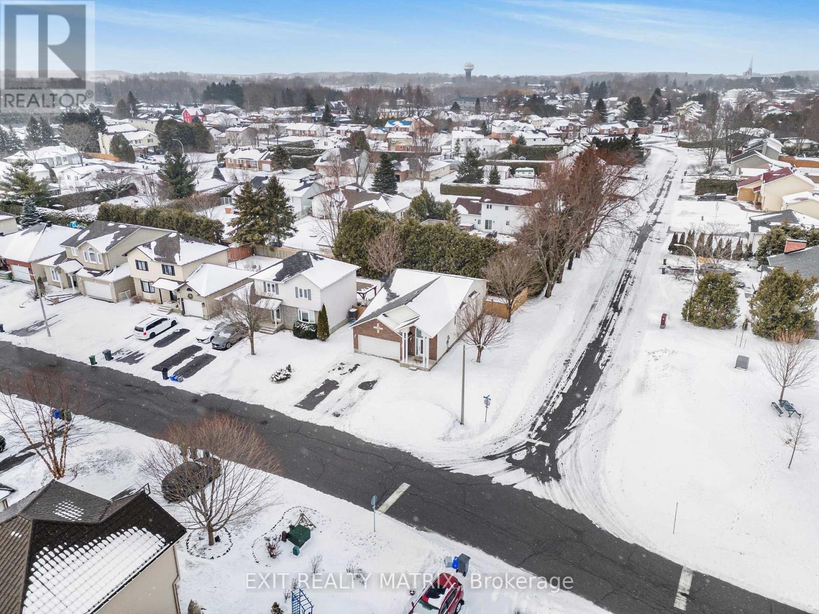 403 Centenaire Street, Russell, Ontario  K0A 1W0 - Photo 32 - X12916304