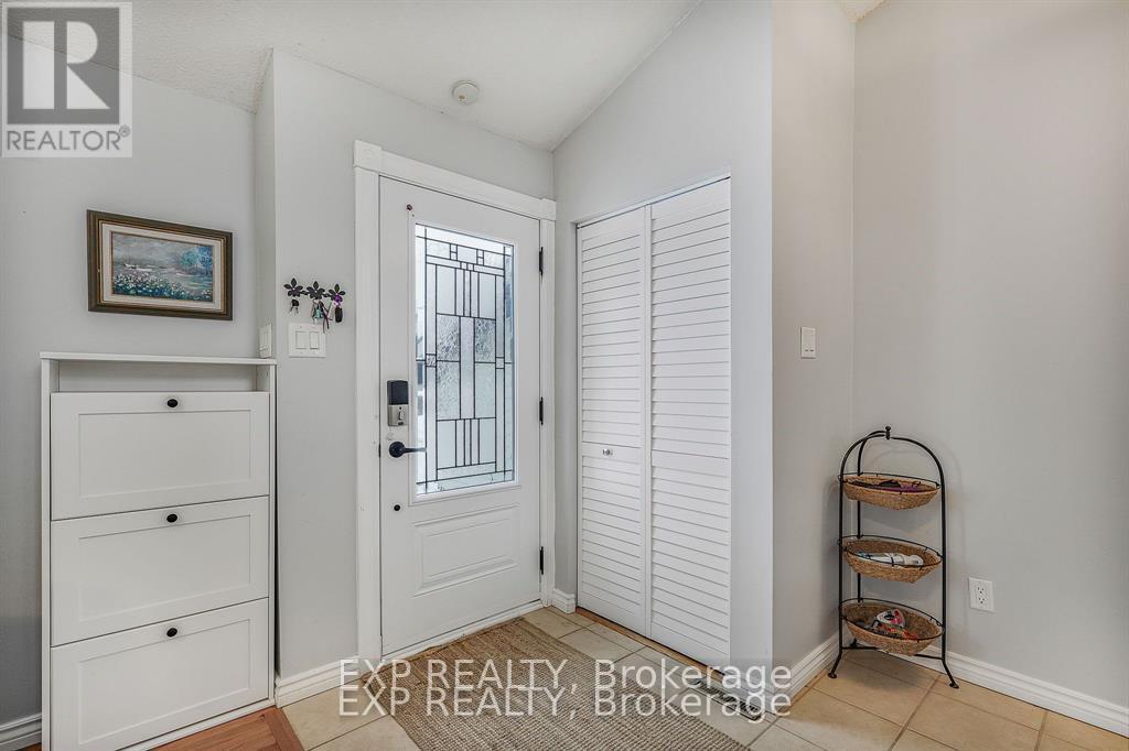 564 Du Golf Road, Clarence-Rockland, Ontario  K0A 2A0 - Photo 3 - X12916364