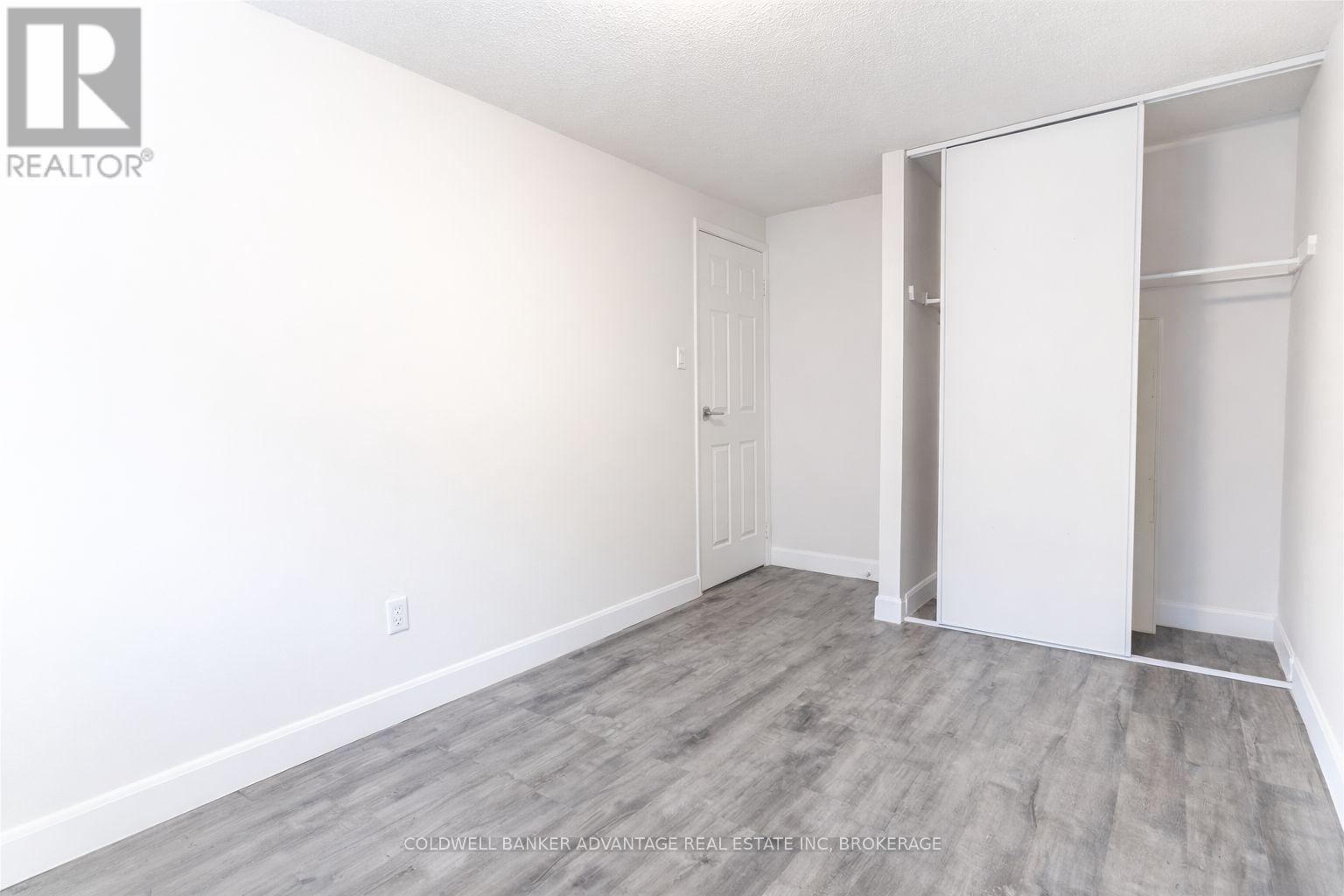 5815 Swayze Drive, Niagara Falls, Ontario  L2J 3W3 - Photo 13 - X12916352