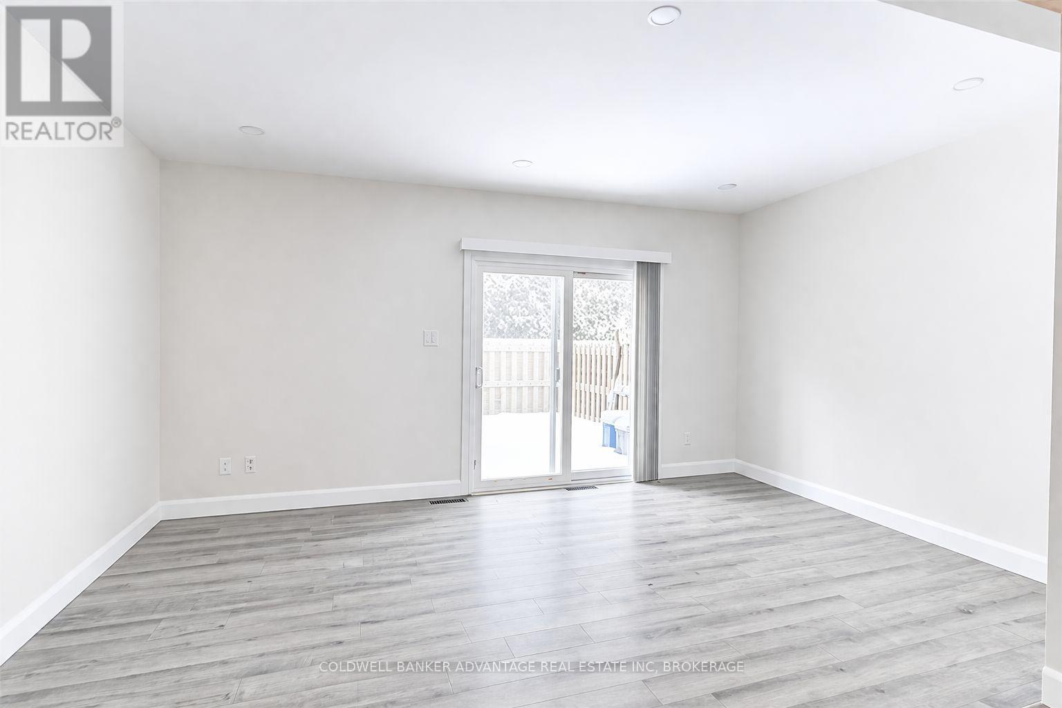 5815 Swayze Drive, Niagara Falls, Ontario  L2J 3W3 - Photo 7 - X12916352