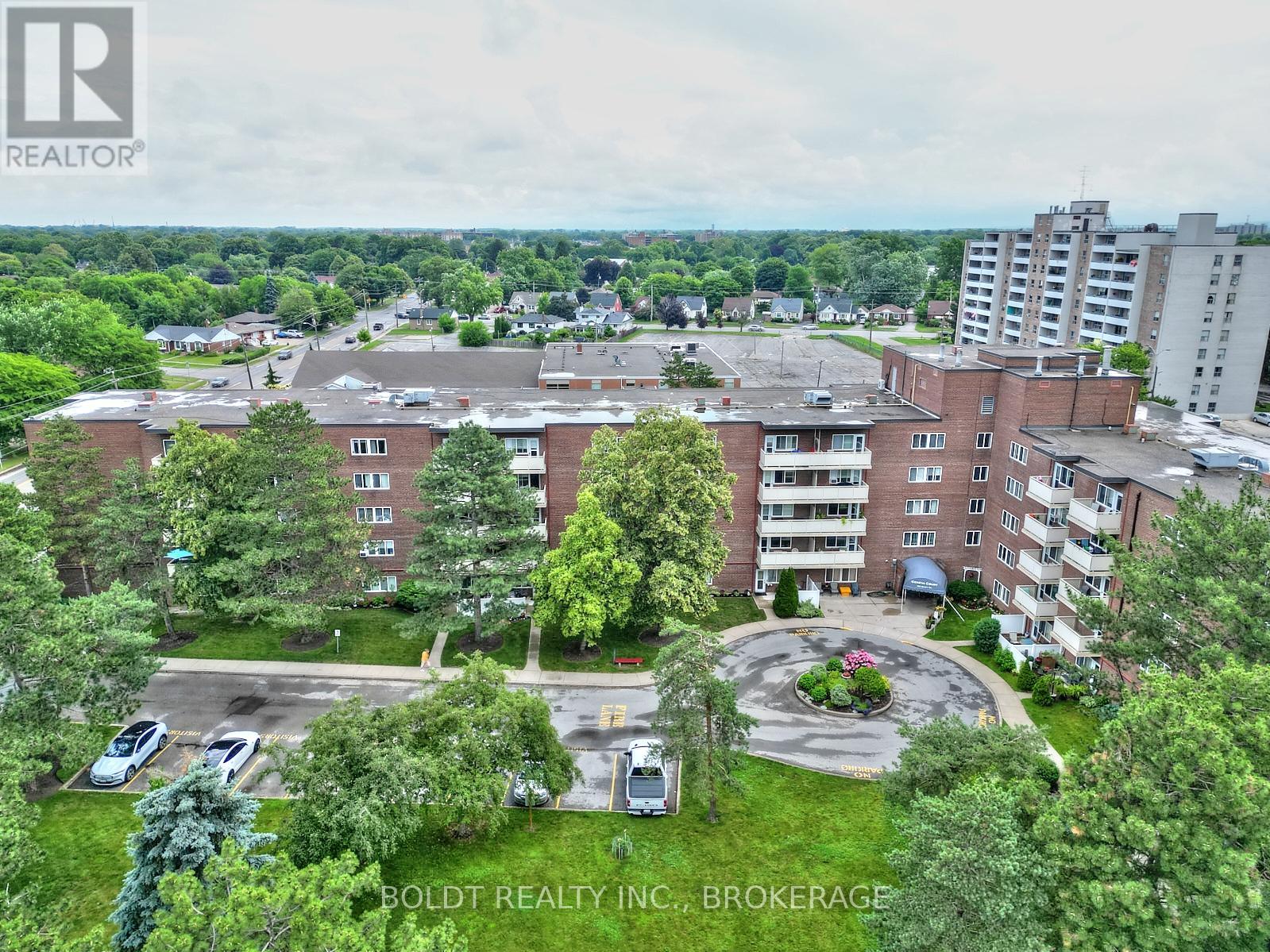 219 - 198 Scott Street, St. Catharines, Ontario  L2N 5T3 - Photo 2 - X12916396