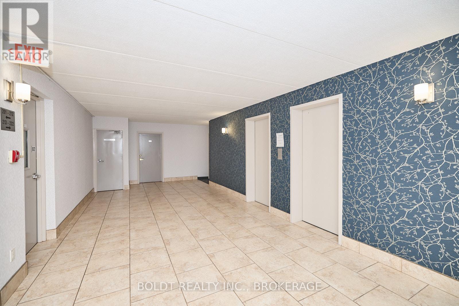 219 - 198 Scott Street, St. Catharines, Ontario  L2N 5T3 - Photo 5 - X12916396