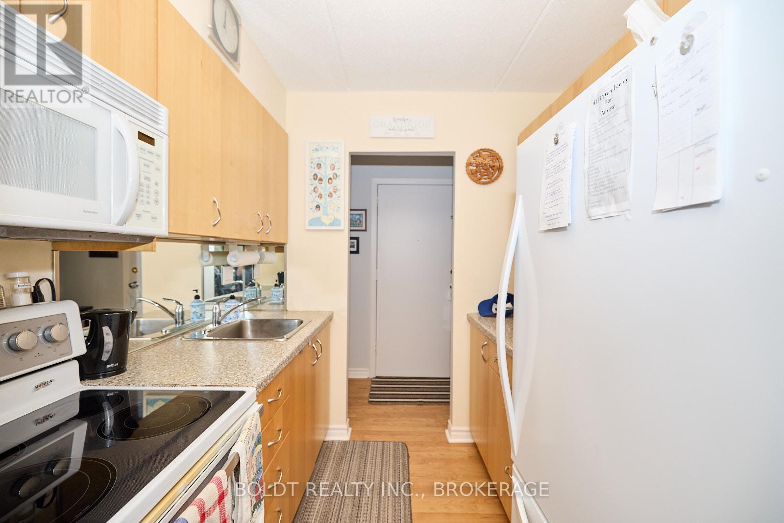 219 - 198 Scott Street, St. Catharines, Ontario  L2N 5T3 - Photo 7 - X12916396