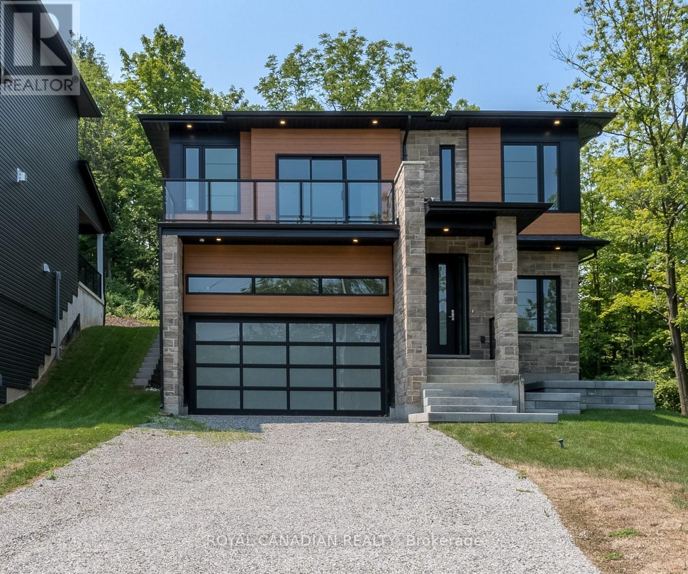 119 Welland Vale Road, St. Catharines, Ontario  L2S 3Y2 - Photo 2 - X12916006