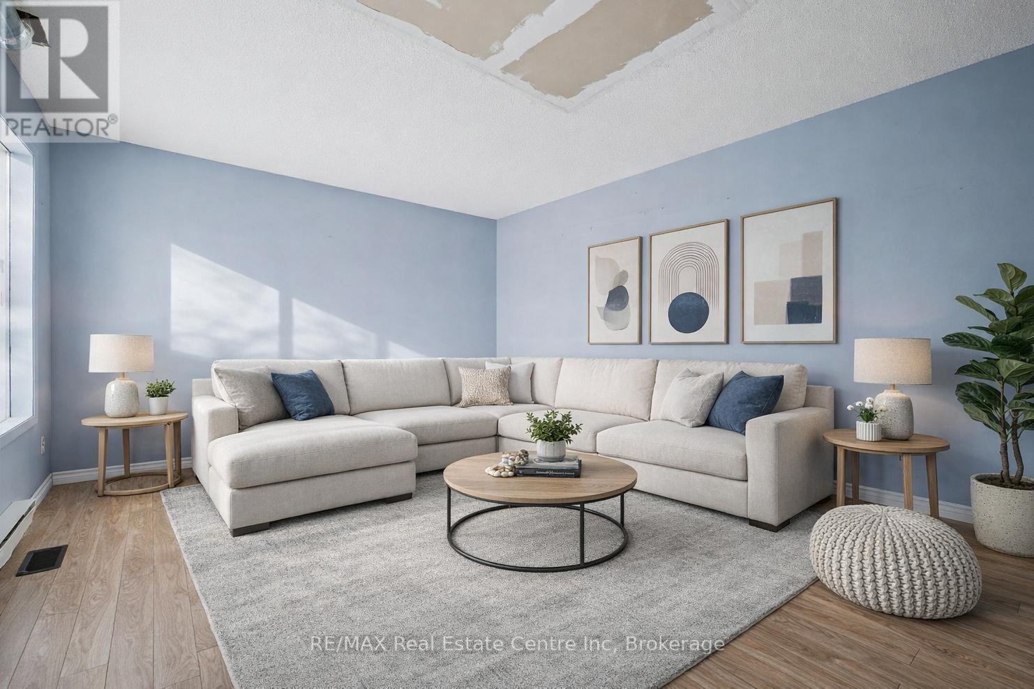 105 Churchill Street, Waterloo, Ontario  N2L 2X1 - Photo 2 - X12916260