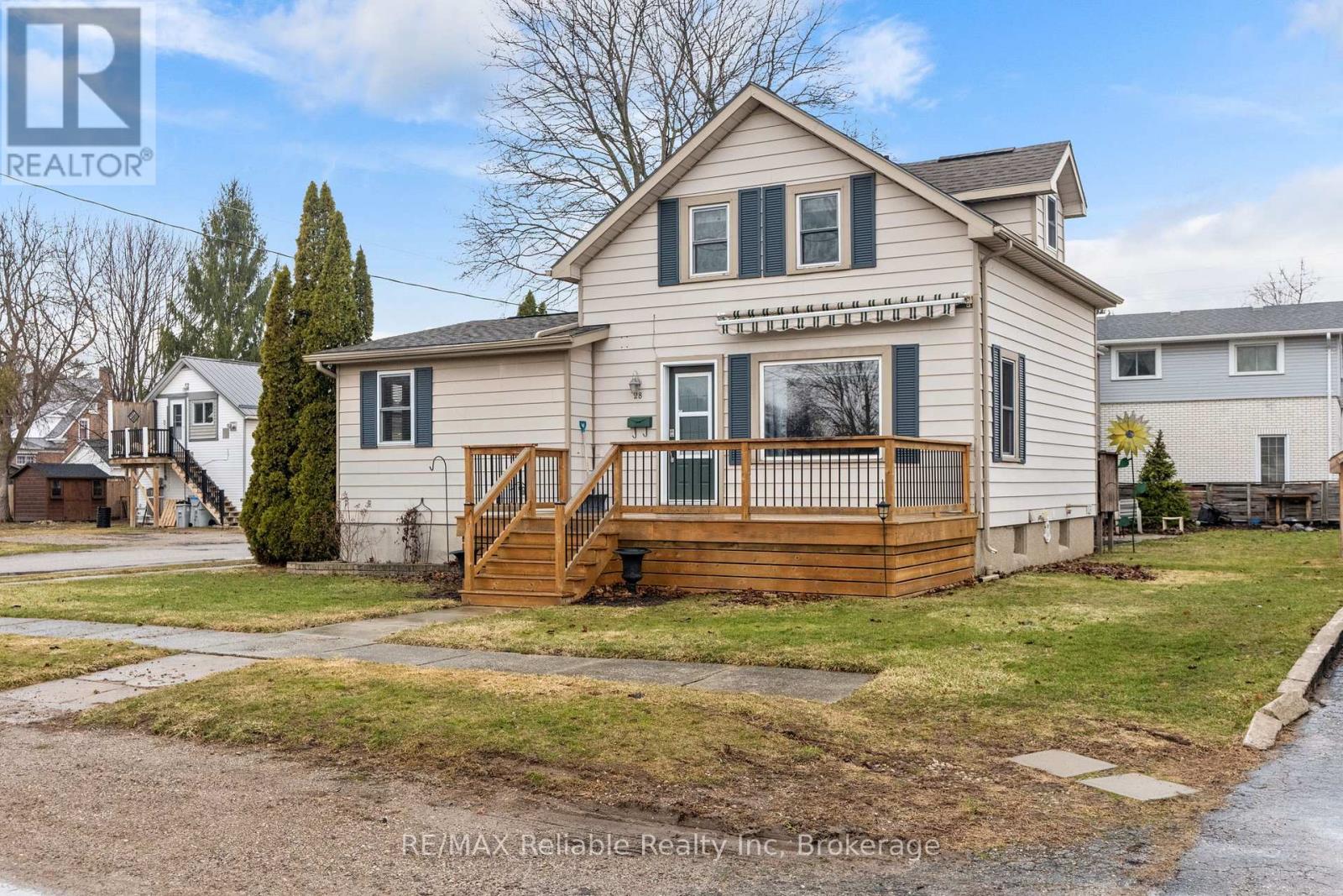 28 Edward Street, Bluewater (Zurich), Ontario  N0M 2T0 - Photo 2 - X12916268