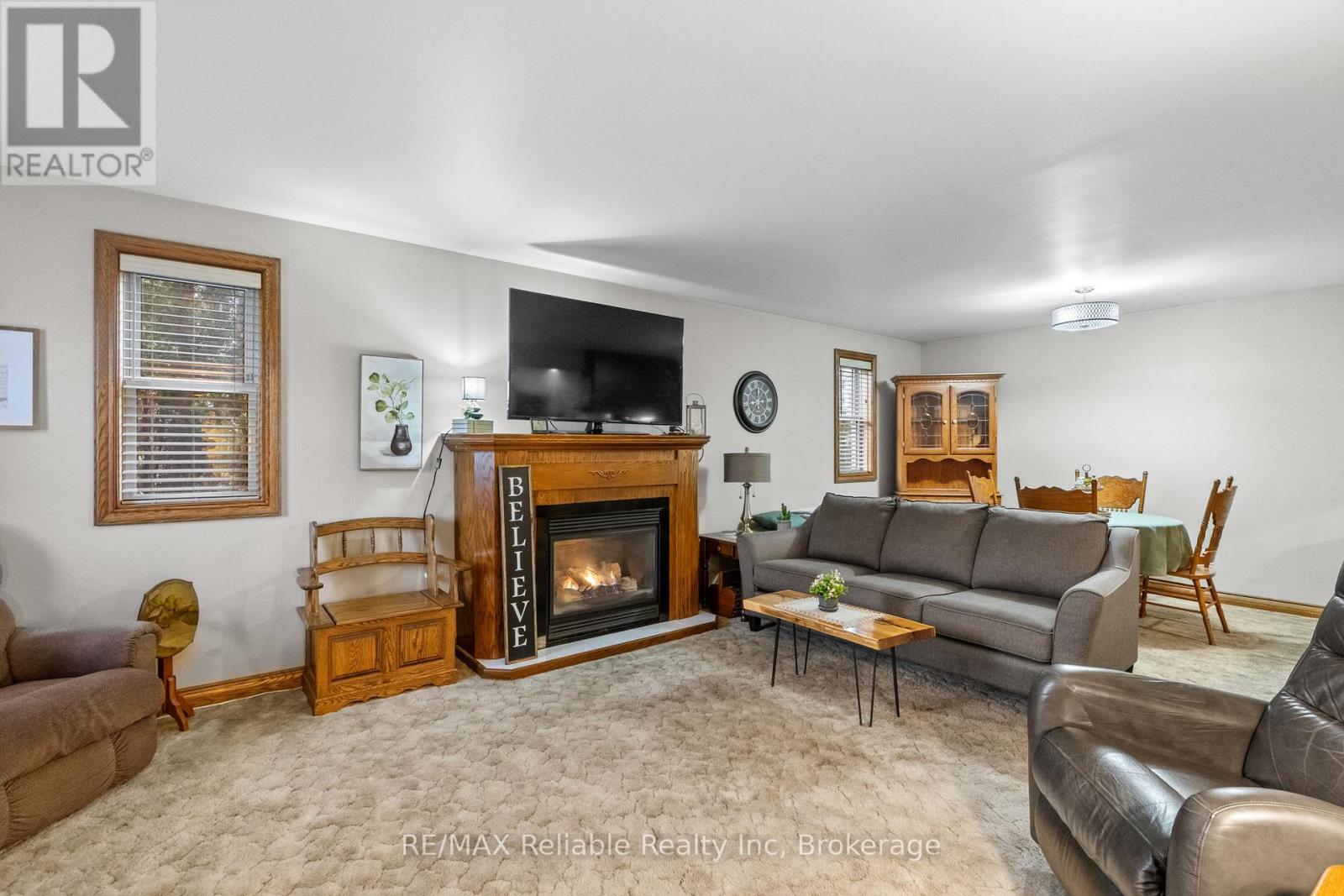 28 Edward Street, Bluewater (Zurich), Ontario  N0M 2T0 - Photo 7 - X12916268